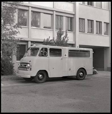 Hôpital cantonal: véhicule.