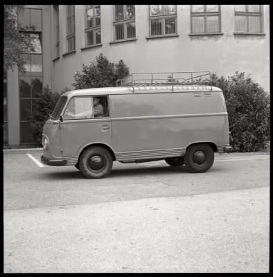 Hôpital cantonal: véhicule.