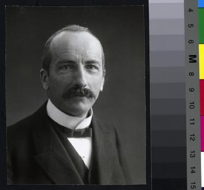 Portrait en buste du Prof. Jules Berdez.