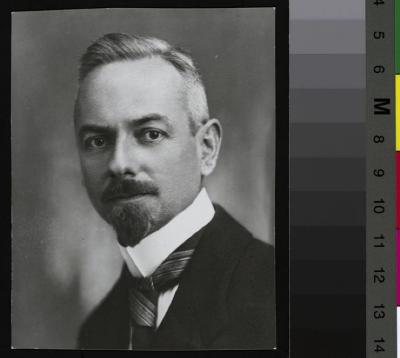 Portrait en buste du Prof. Hermann Beitzke.