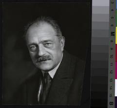 Portrait en buste du Professeur Albert Barraud.