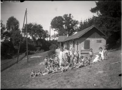 Santé publique: lutte contre la tuberculose (LVT), cure d'air/école en plein air, lieu non identifié.
