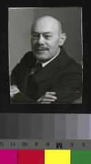 Portrait en buste du Prof. Henri Presig, directeur de la Clinique psychiatrique (Asile de Cery, Lausanne) de 1925 à 1936.